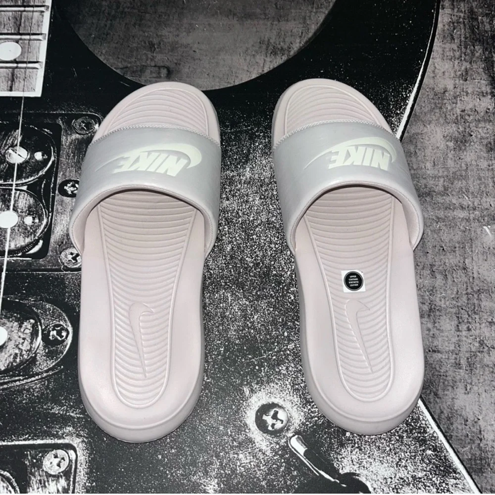 NEW Nike Slides - Picture 8 of 12
